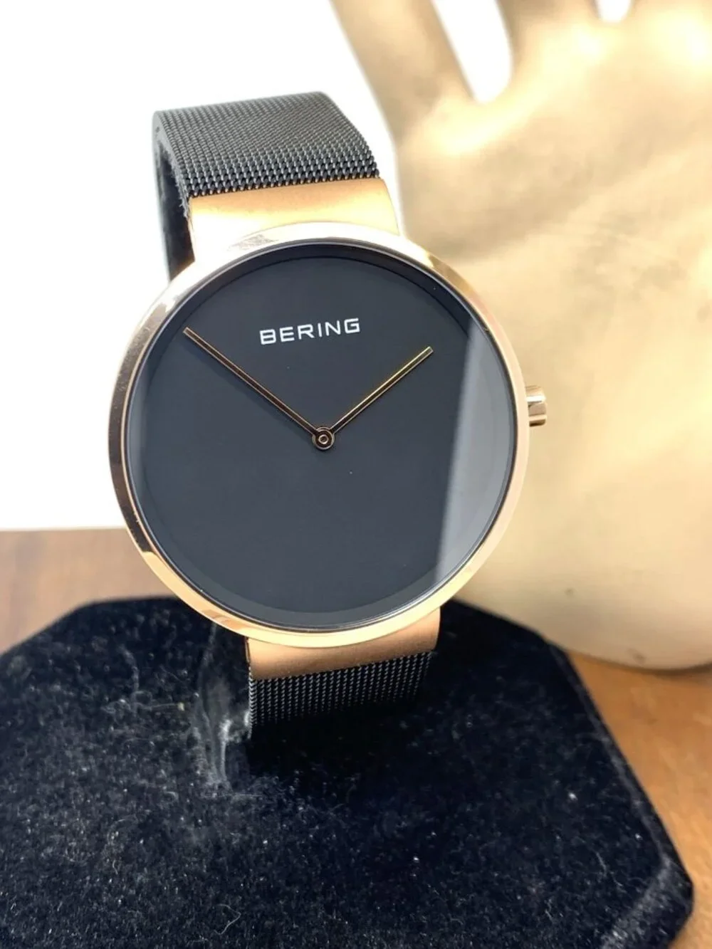 Bering Men's Watch 14539-166 Quartz Rose Gold Black Mesh Stainless Steel 39mm
